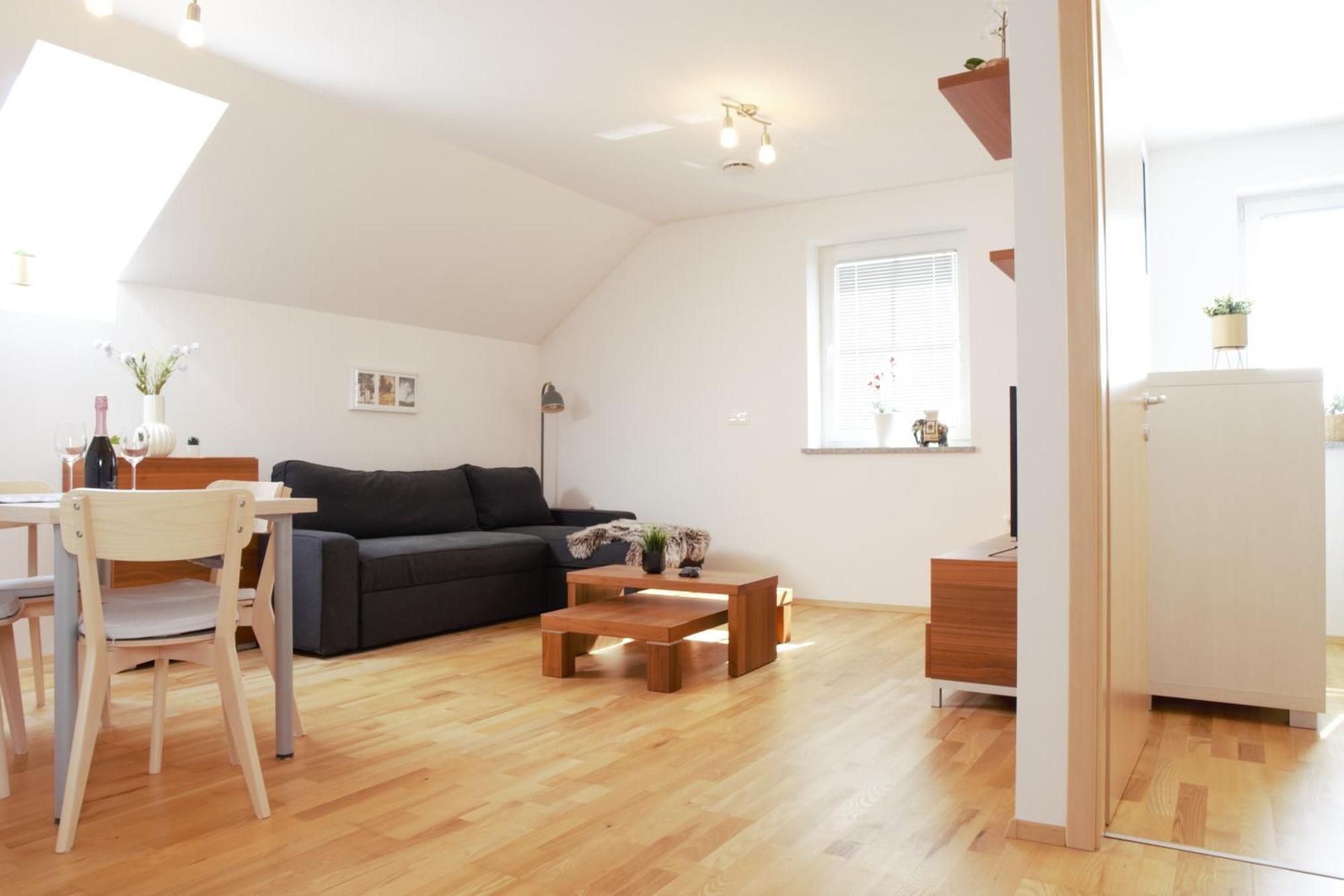 Domen'S Cozy Rentals Крань Екстер'єр фото