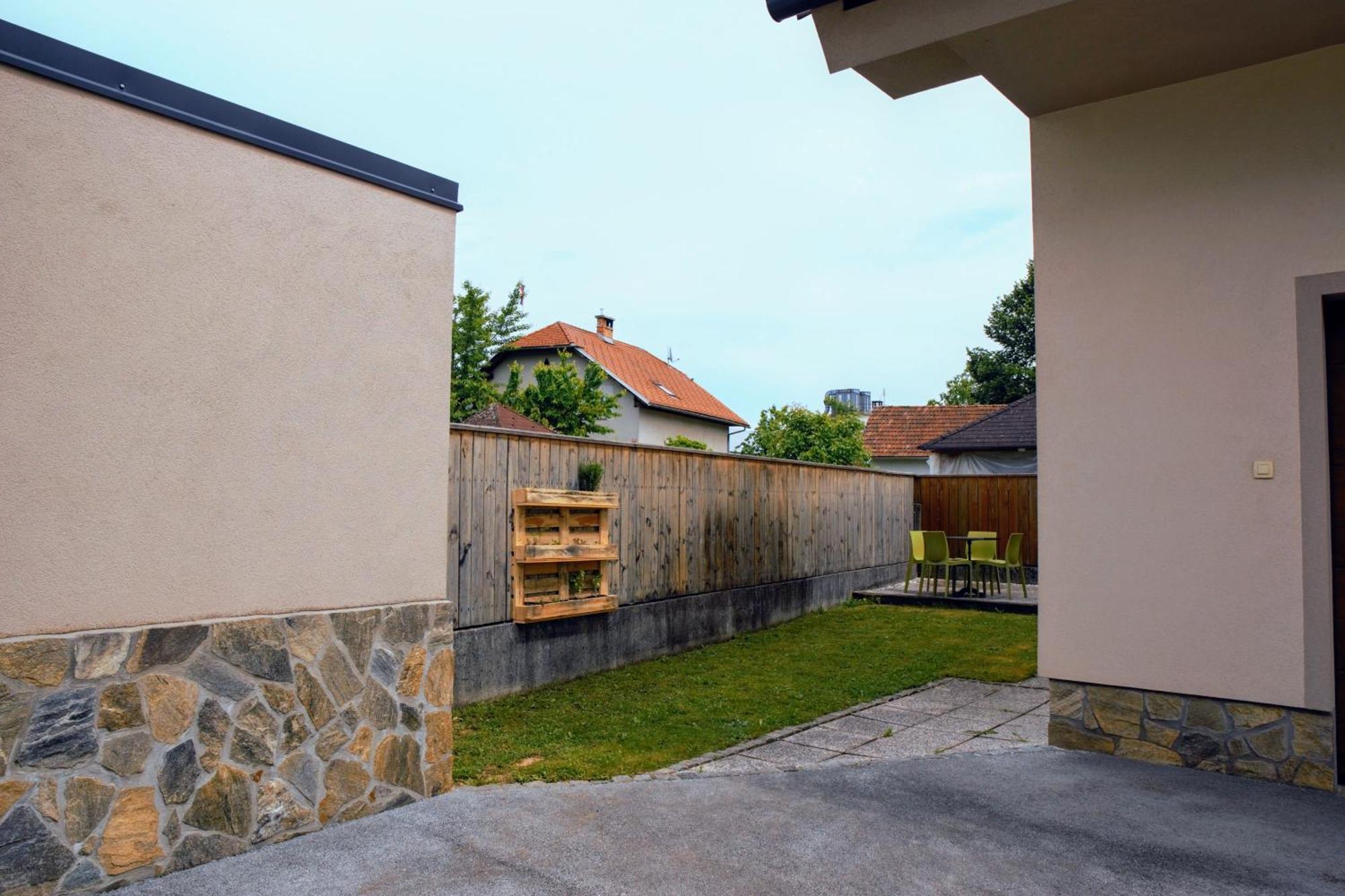 Domen'S Cozy Rentals Крань Екстер'єр фото